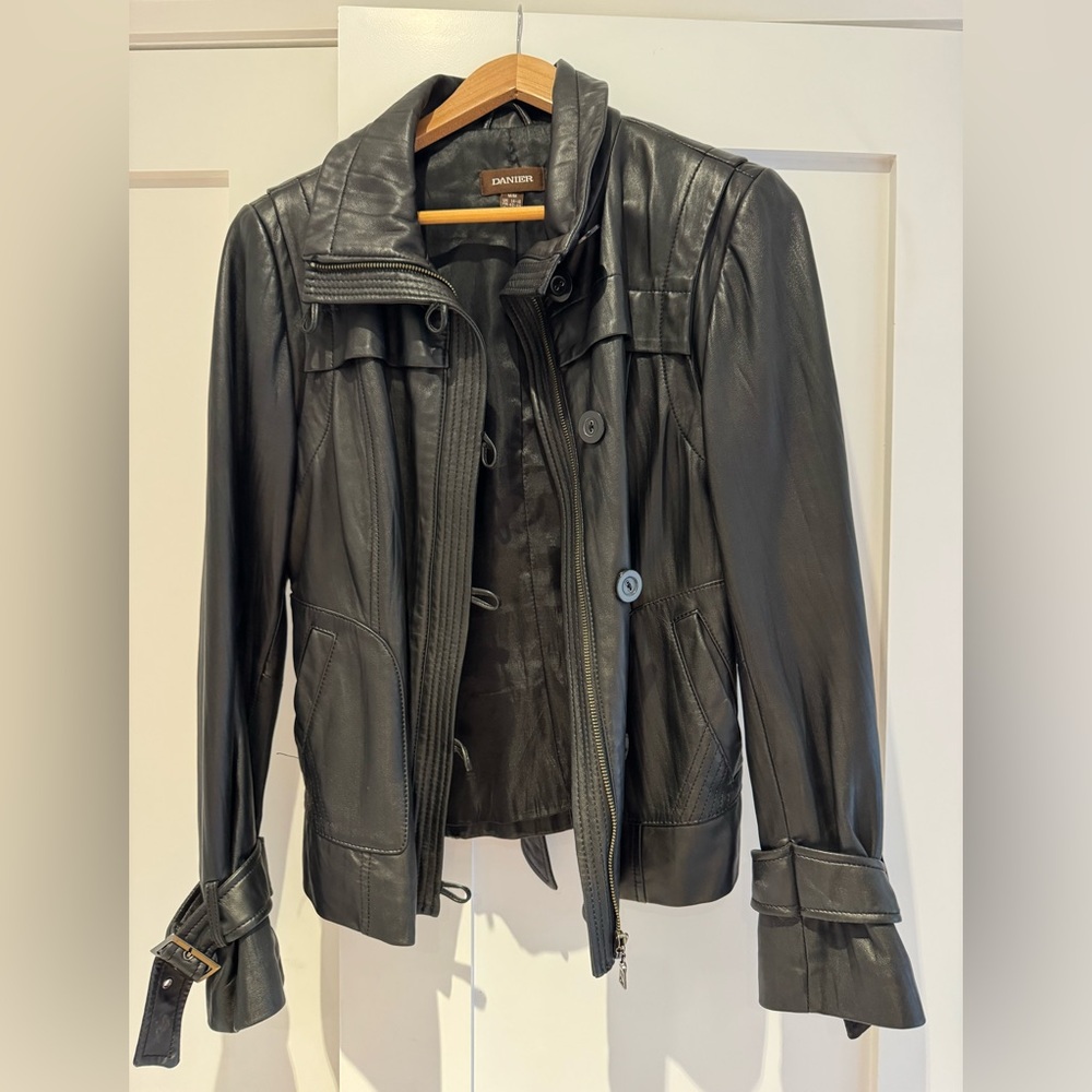 Danier Women's Classic Black Leather Jacket